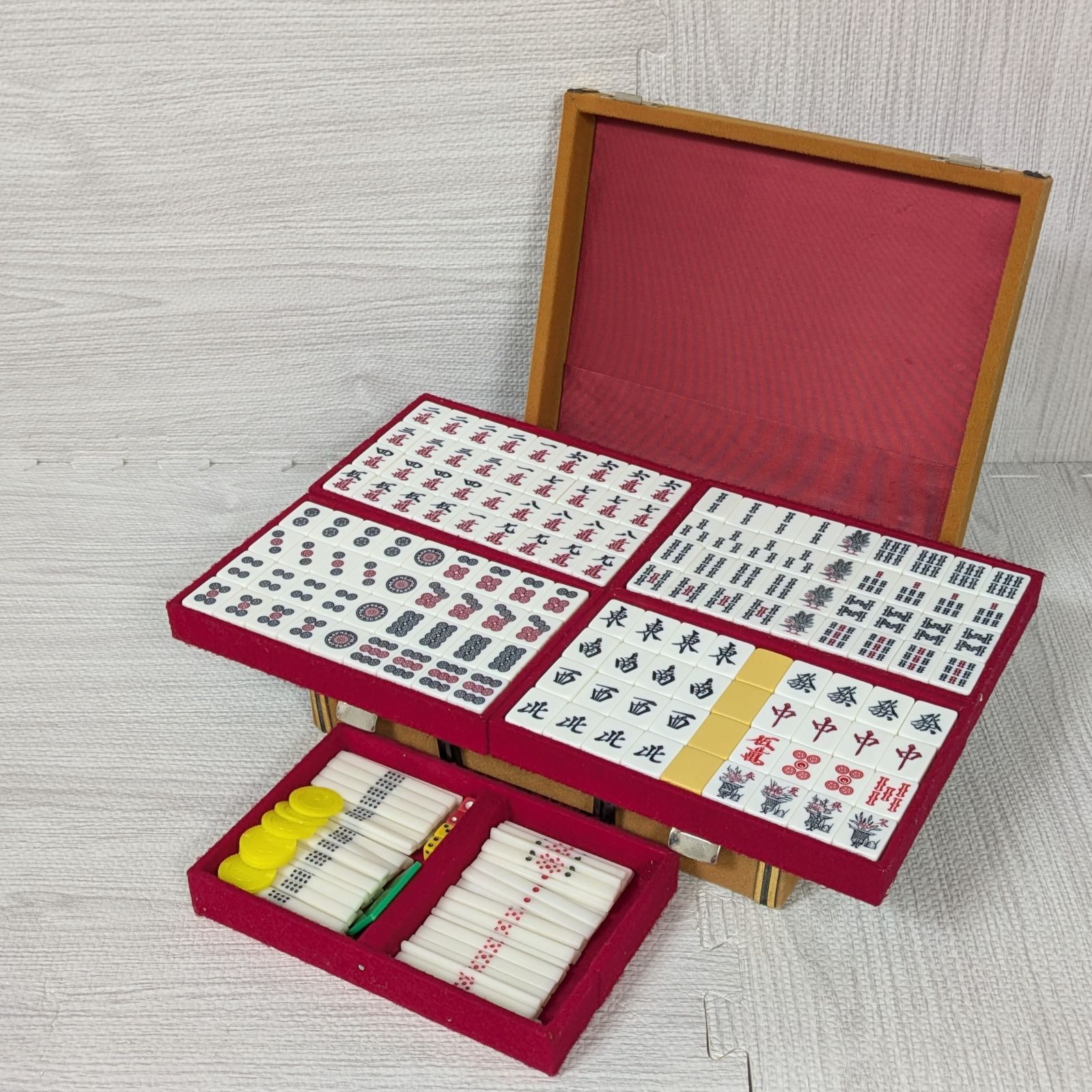 希少 レア 麻雀牌 キングバード R牌 点棒 サイコロ 花牌 ケース - メルカリ