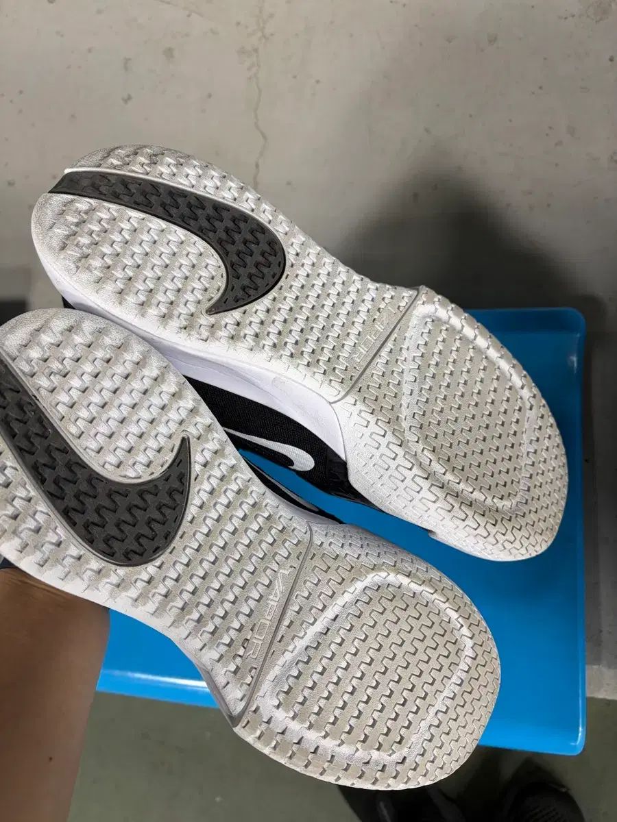 HC テニスシューズ