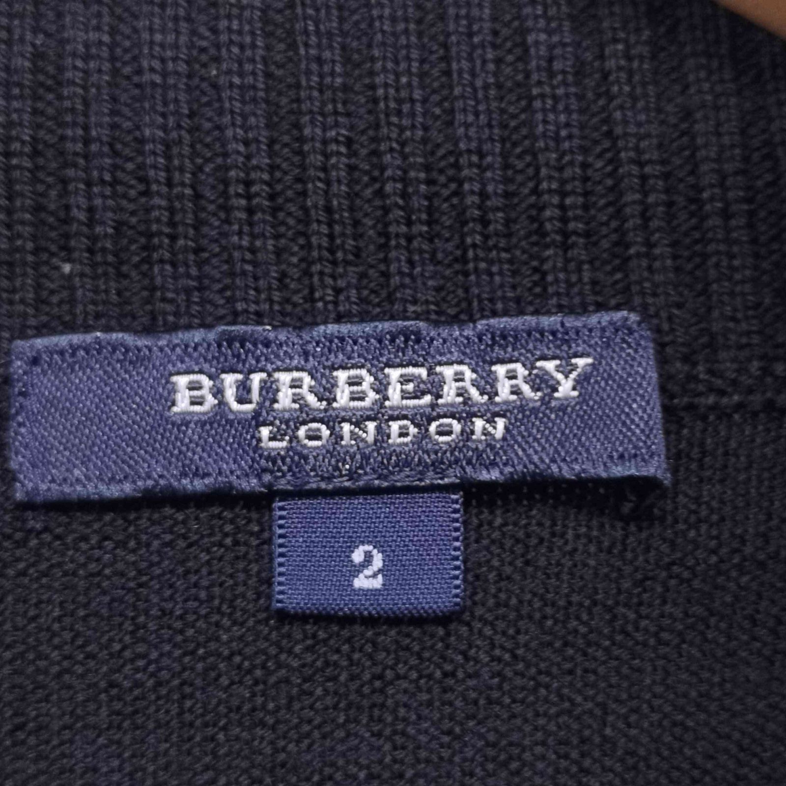 美品　刺繍ロゴ　BURBERRY タートルネックセーター サイズ2 美品 刺繍ロゴ BURBERRY タートルネックセーター サイズ2 美品