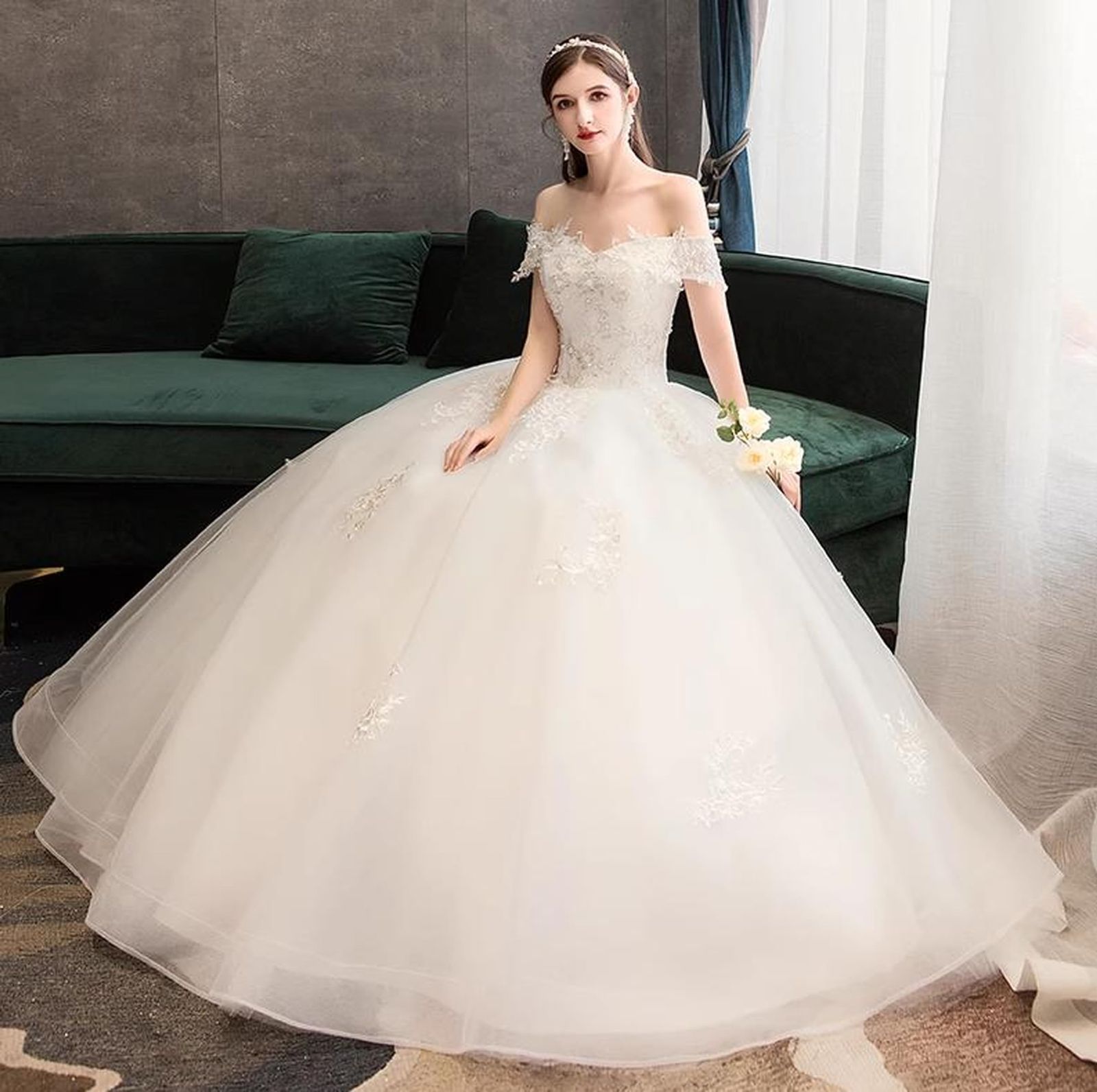 豊作 ウエディングドレス オフショルダー Aライン フラワー刺繍 レイヤードスカート 編み上げ 花嫁衣装 ブライダル4点セット S