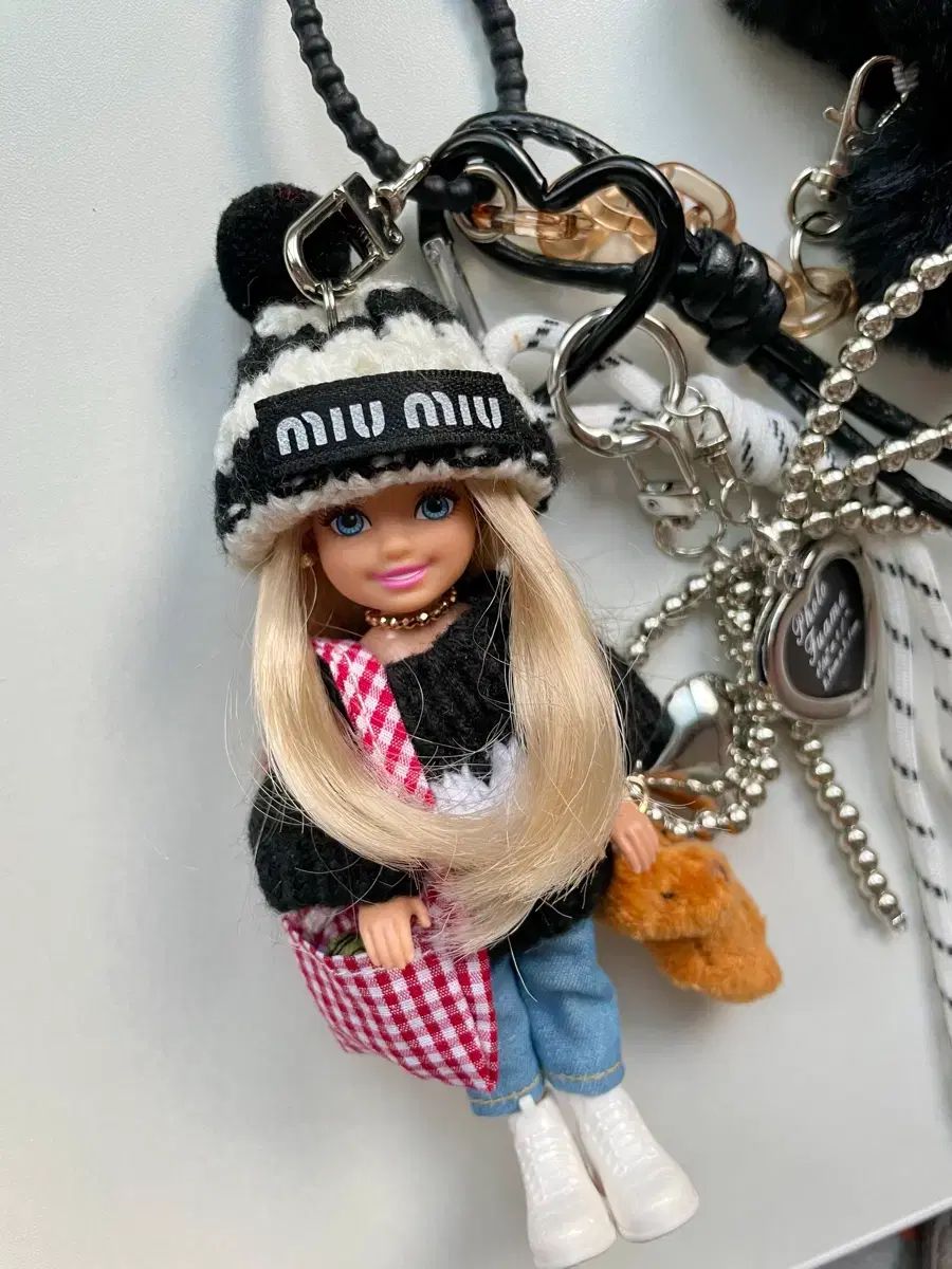マテル バービー キーホルダー ブラック ニット チェルシー バービー人形