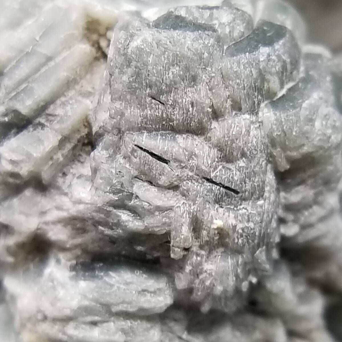 アフガニスタン産 トルマリン 針状結晶 共生鉱物 原石 結晶 天然 母岩