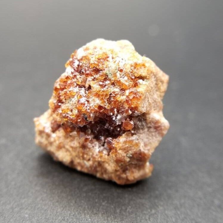 パキスタン産 スペサルティンガーネット クォーツ クリスタル 母岩付き