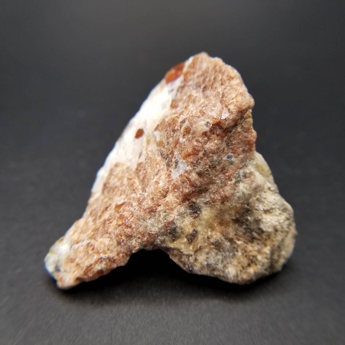 パキスタン産 スペサルティンガーネット クォーツ クリスタル 母岩付き