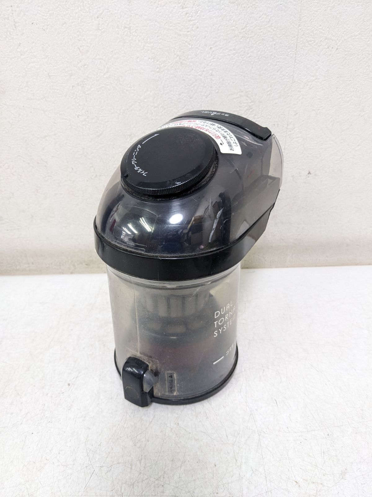 TOSHIBA VC-C11-R サイクロン式掃除機 2013年製 ヘッド無し - メルカリ