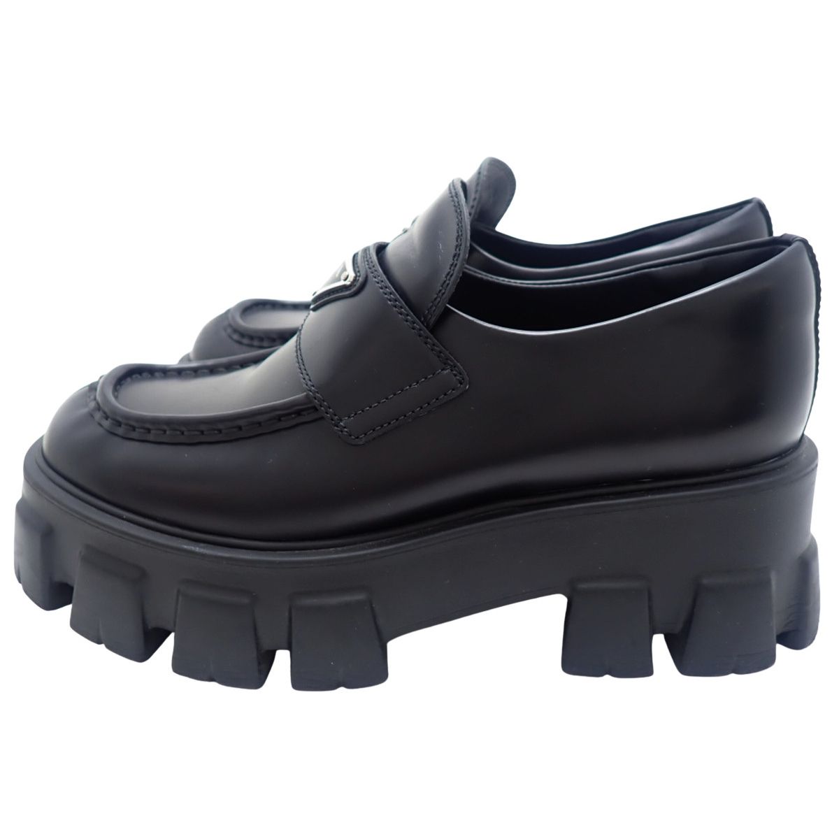 PRADA(プラダ) モノリス ブラッシュドレザー ローファー フラット