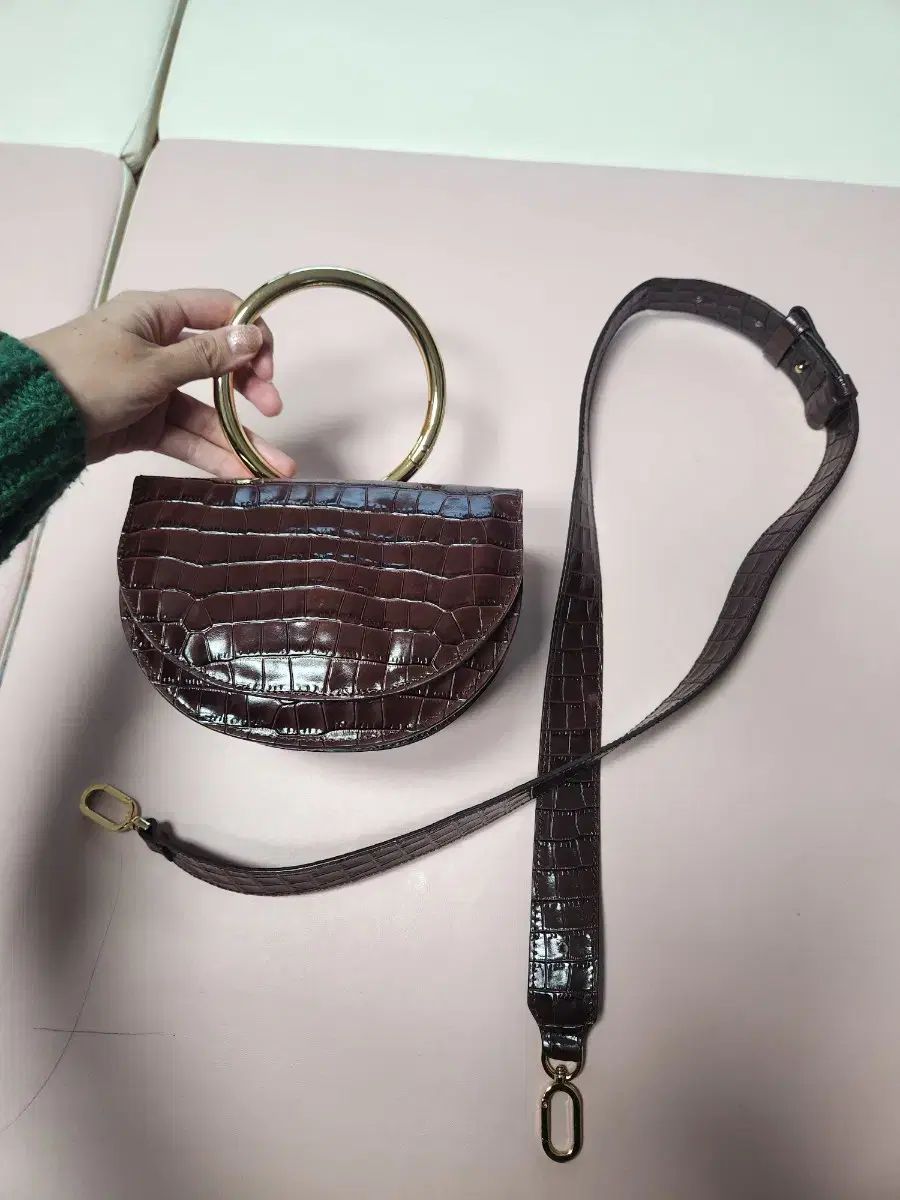  MYアイコ バーガンディバッグです ショルダーバッグ ショルダーバッグ