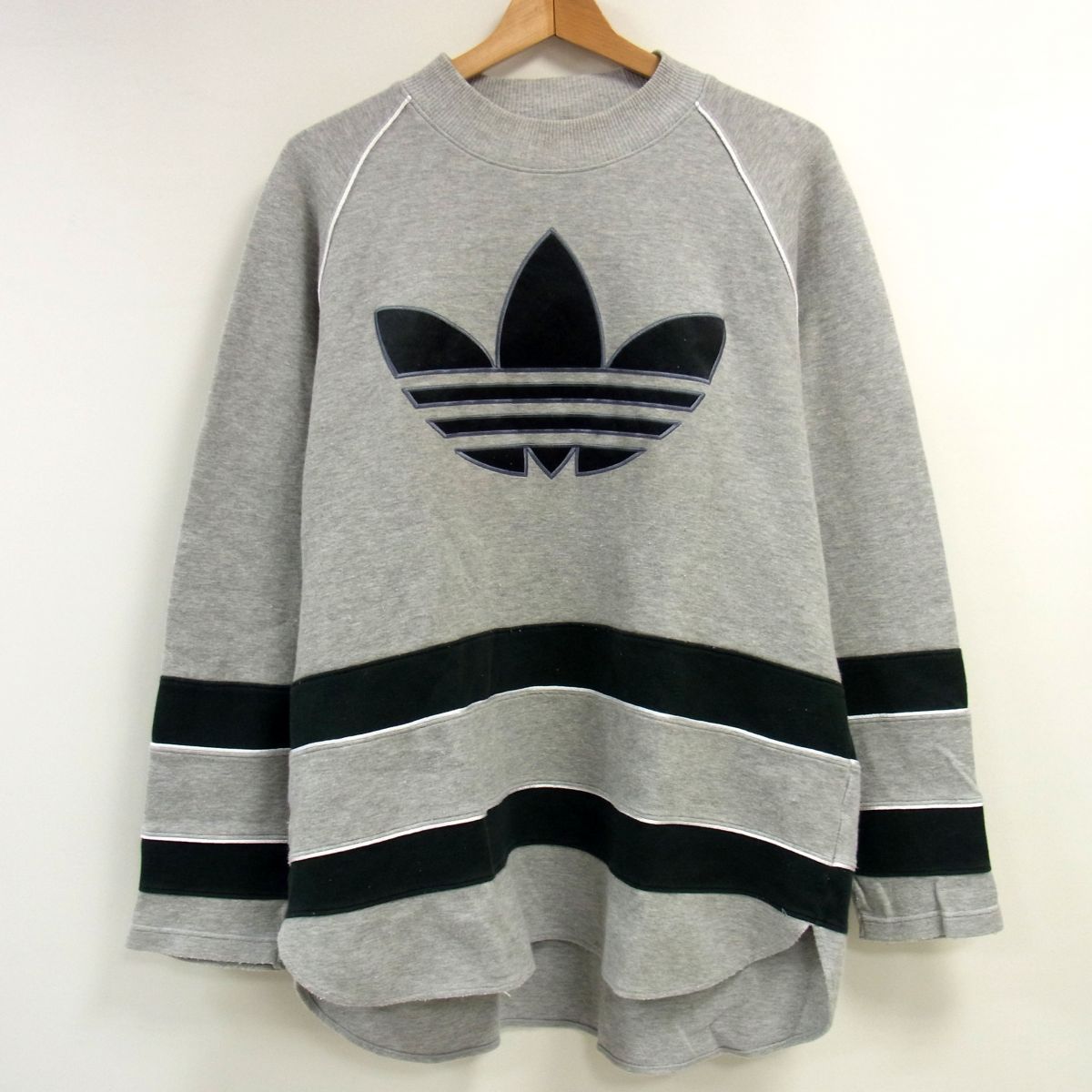 adidas ヴィンテージ　トレフォイル　バイカラー　スエット　トレーナー adidas ヴィンテージ トレフォイル バイカラー スエット トレーナー