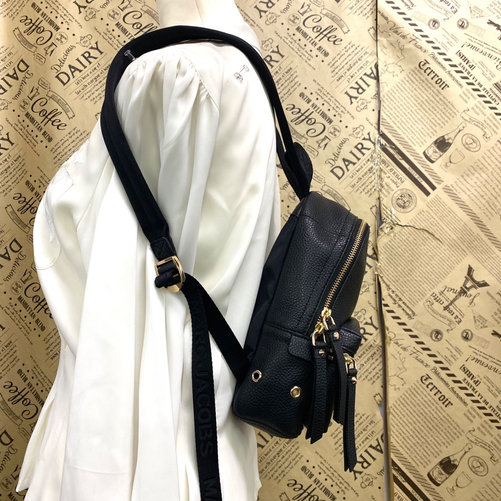 マークジェイコブス リュック ミニバックパック 革 黒 FZ93 - メルカリ