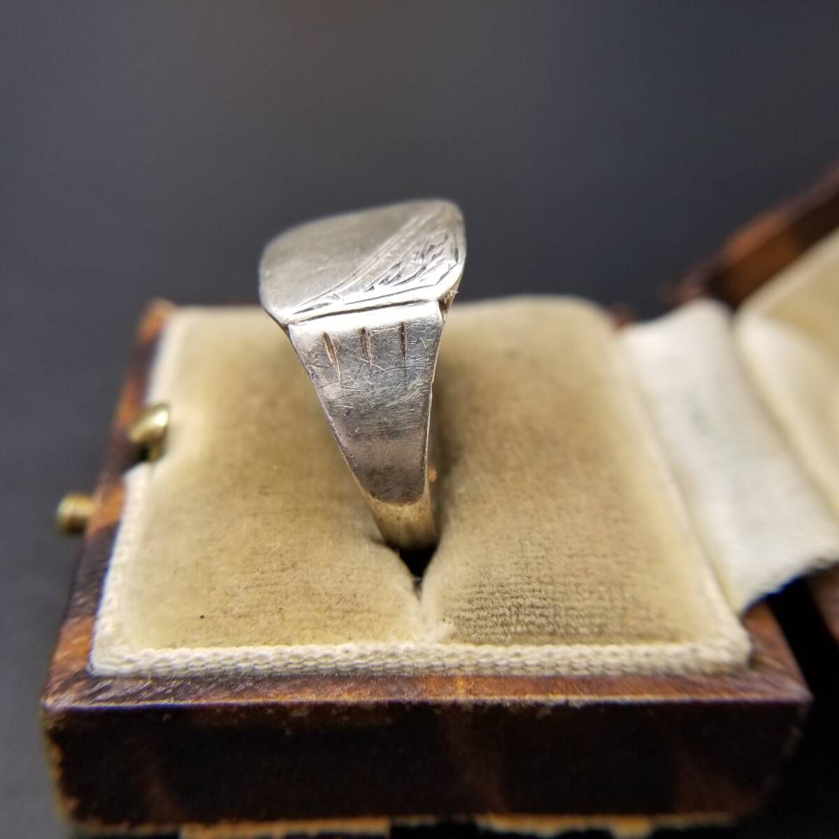 英国 ヴィンテージ フローラル彫金 八角形 925 シルバー シグネット