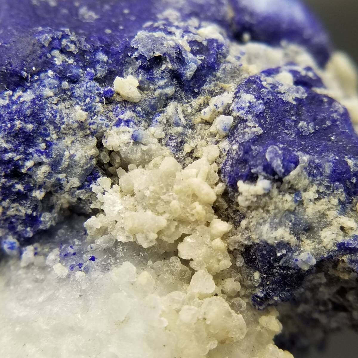 アフガニスタン Badakhshan バダフシャン産 アフガナイト 青色鉱物