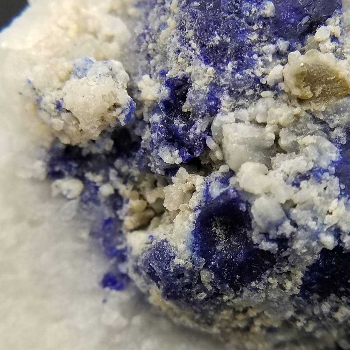 アフガニスタン Badakhshan バダフシャン産 アフガナイト 青色鉱物