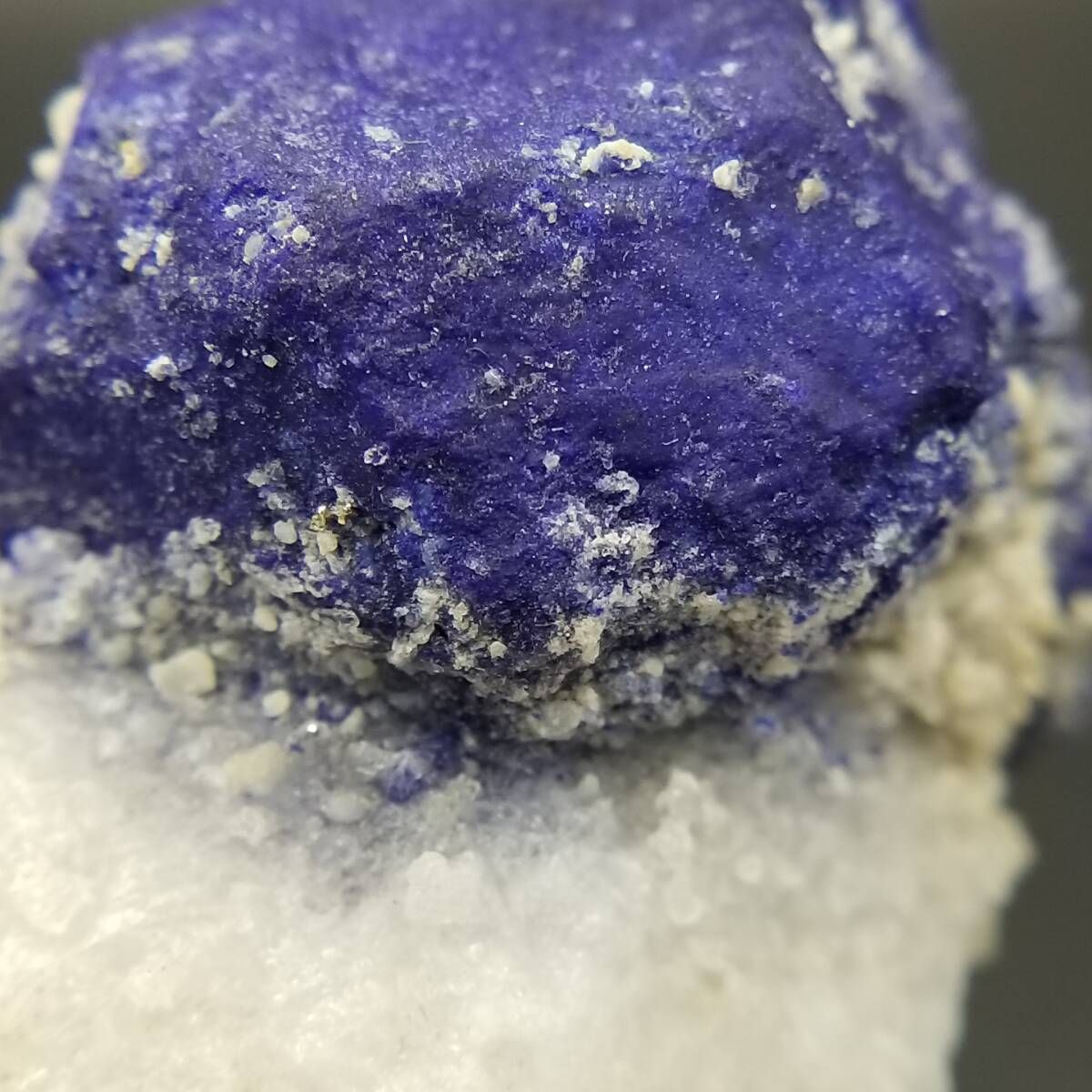 アフガニスタン Badakhshan バダフシャン産 アフガナイト 青色鉱物