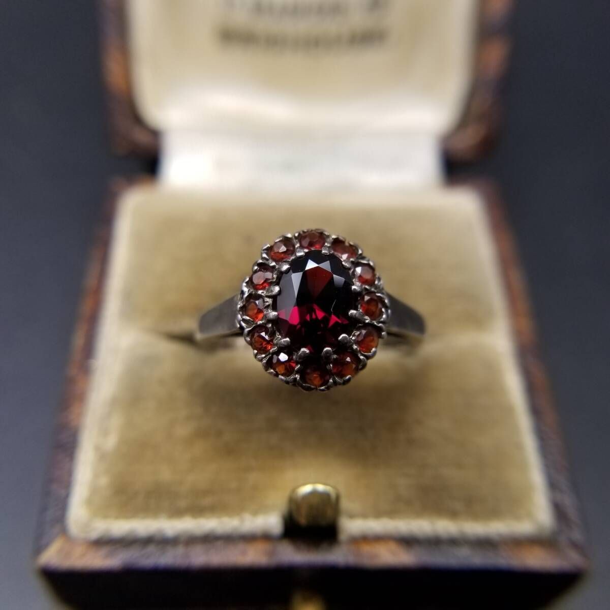 1986年 英国 ヴィンテージ 2024 ガーネット オーバル 925 シルバー