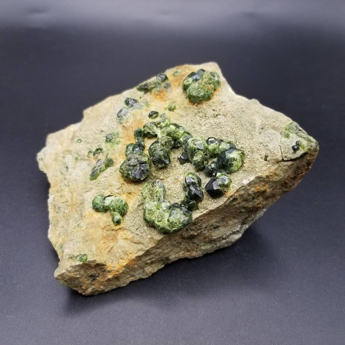 Belqeys イラン Green Demantoid Garnet 標本 グリーン デマントイド ガーネット アフガニスタン 原石 鉱物 ベルキス 104