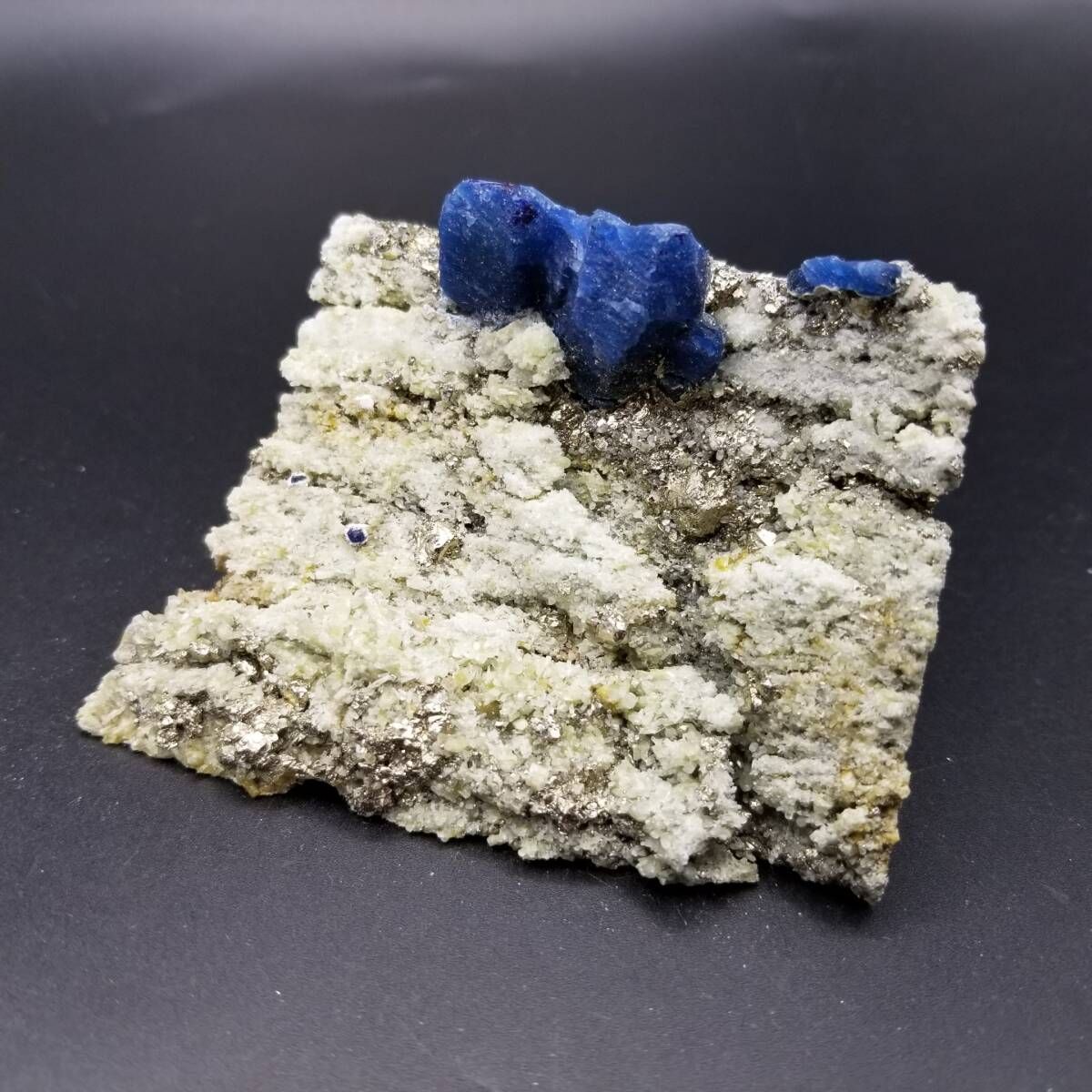 ブルー ラズライト 原石 パイライト 共生 バダフシャン アフガニスタン