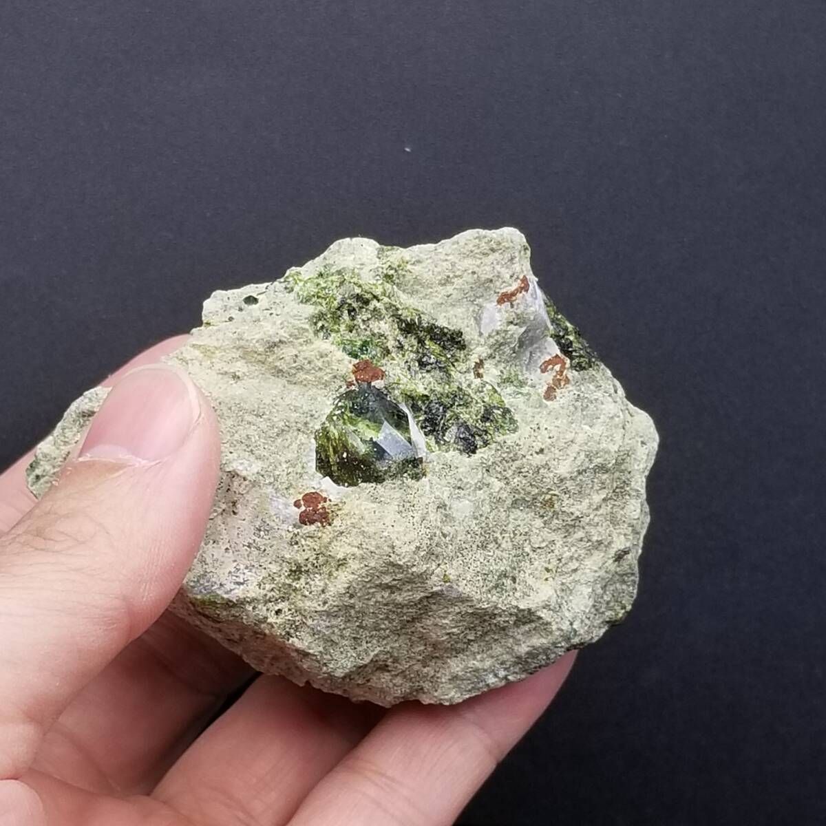 イラン産 デマントイド ガーネット 原石 母岩付き 鉱物標本 希少