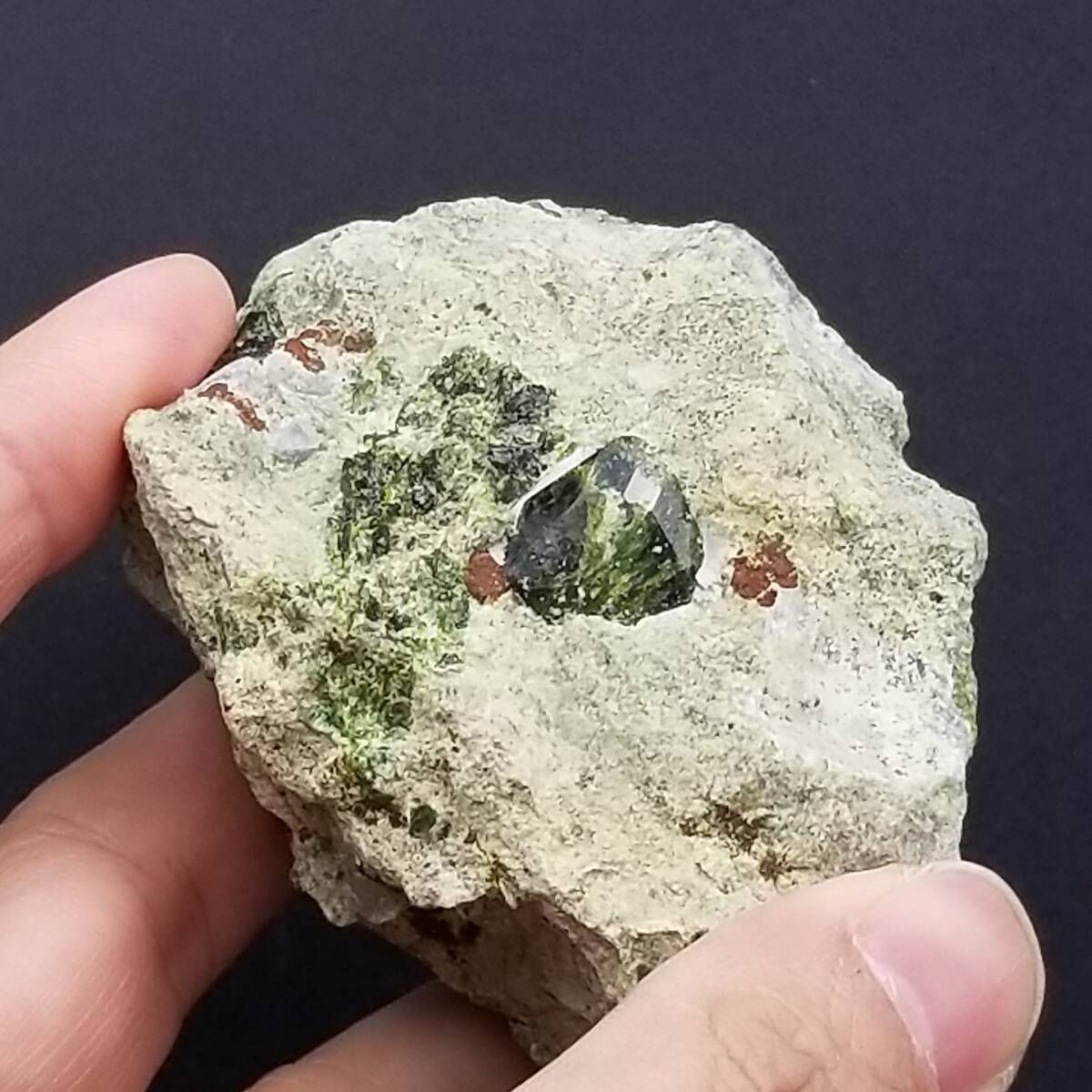 イラン産 デマントイド ガーネット 原石 母岩付き 鉱物標本 希少