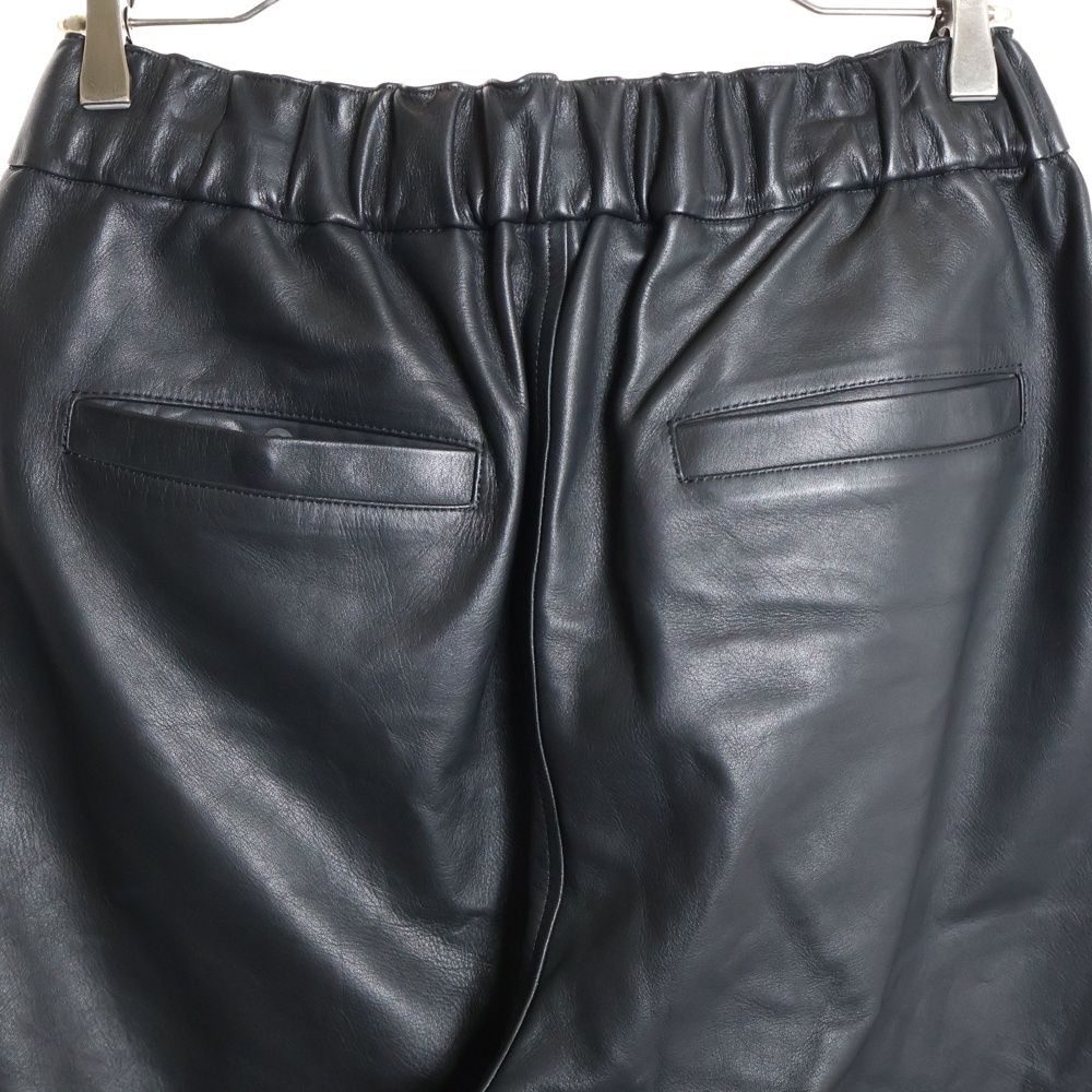 『ISAMU KATAYAMA BACKLASH』(S) パンツ ISAMU KATAYAMA BACKLASH exclusive TIGHT STRAIGHT LEATHER PANTS