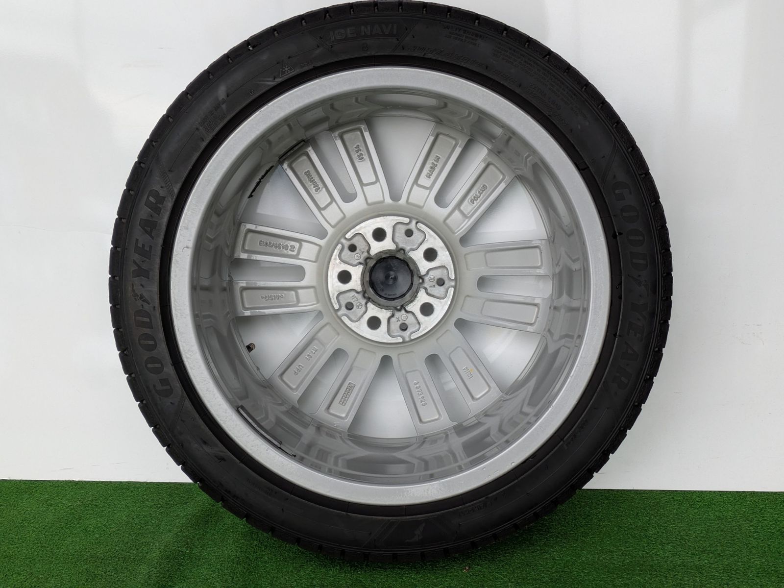  BMW MINI クーパーS 17インチアルミホイール 22年製グッドイヤー アイスナビ8スタッドレスタイヤ 205 45 R 17 17インチ タイヤ ホイールセット