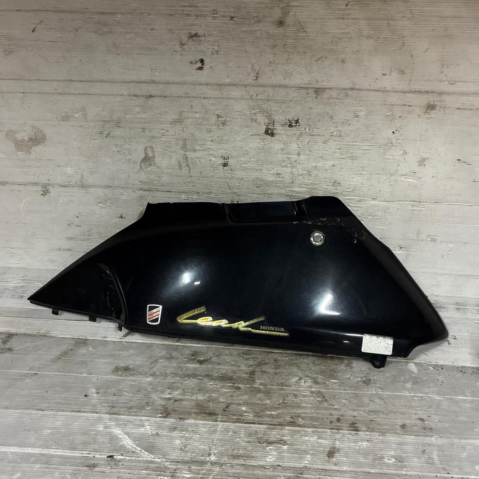新作登場，定番 HONDA リード90 HF05 ボディカバー 左 ホンダ カウル・フェンダー