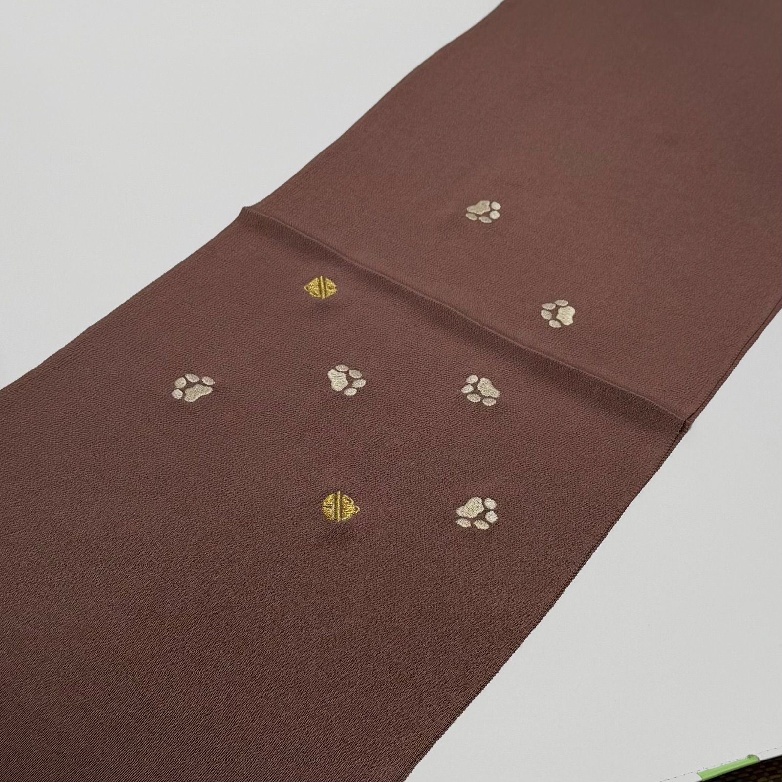 帯揚げ 渡敬 縮緬 猫 肉球に鈴 0268