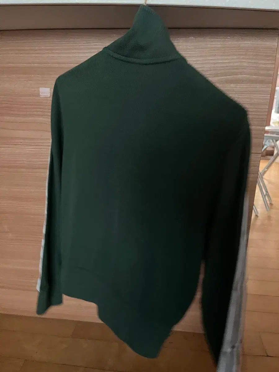 トップス グリーン