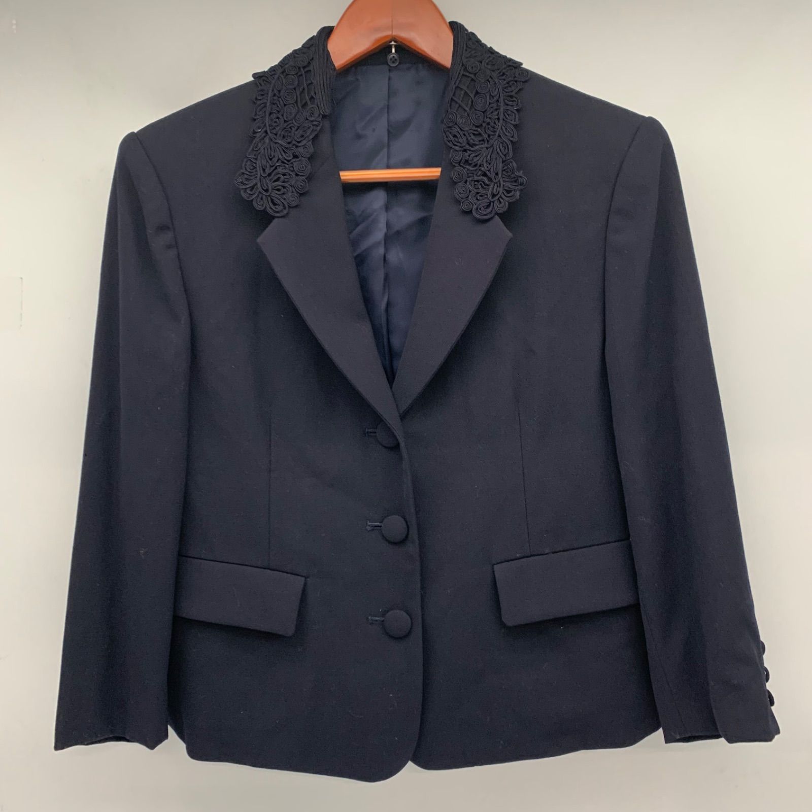 EF 1216 1 2 I S イッセイミヤケ ジャケット RG 31230 Mサイズ ウール 裏地キュプラ 上質テーラード 黒系 フォーマル モード対応 定額45 000円