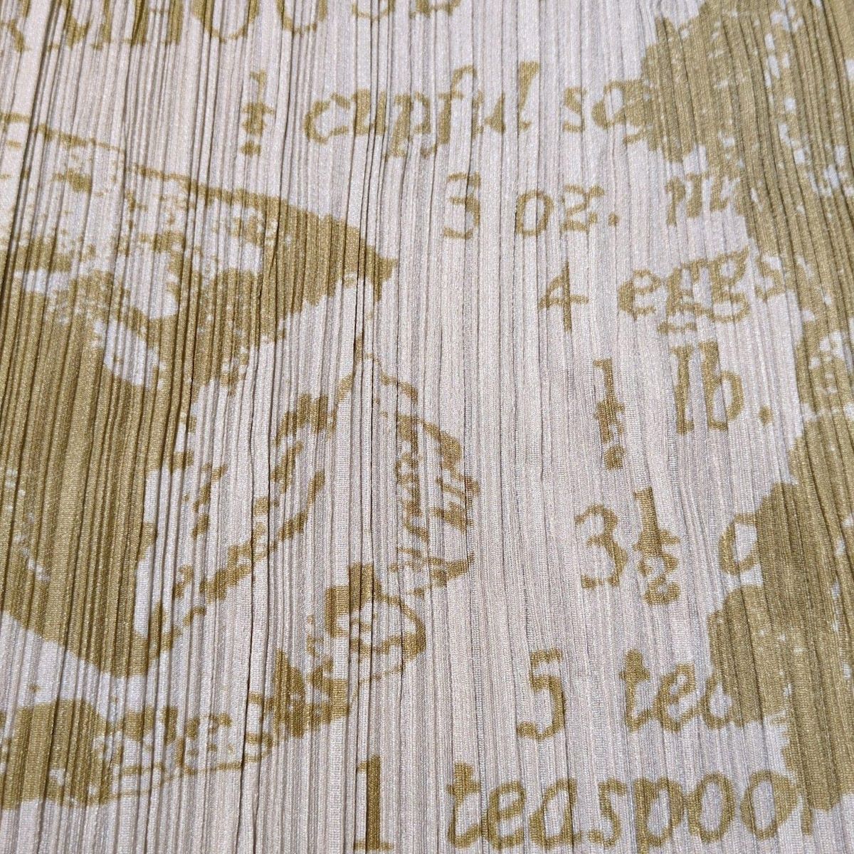 新品✨PLEATS PLEASE プリーツ　ノースリーブ　茶色　白色　サイズ3 極美品✨PLEATS PLEASE プリーツノースリーブ茶色白色