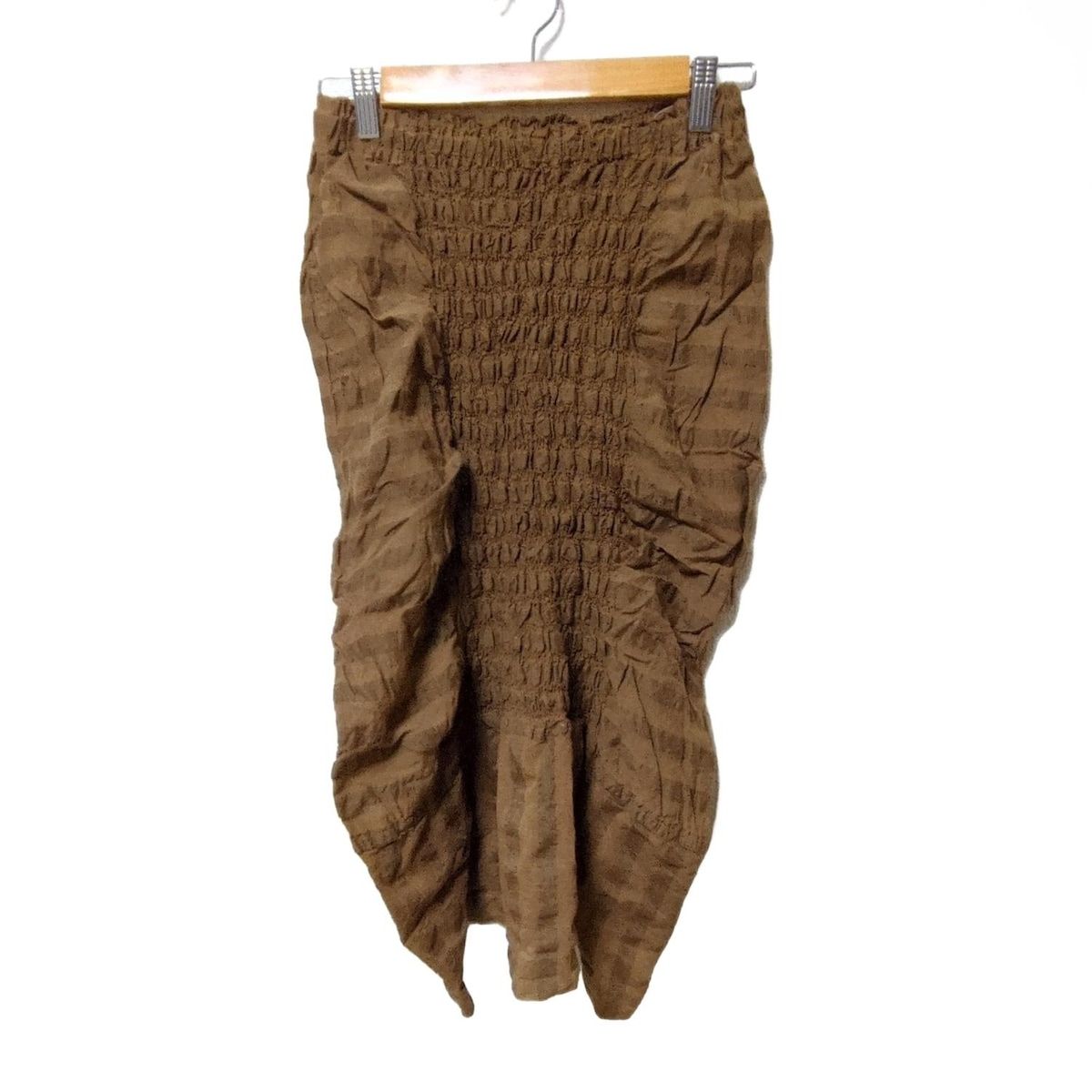 me ISSEY MIYAKE ミー イッセイミヤケ スカート レディース - ブラウン×ダークブラウン ひざ丈 チェック柄