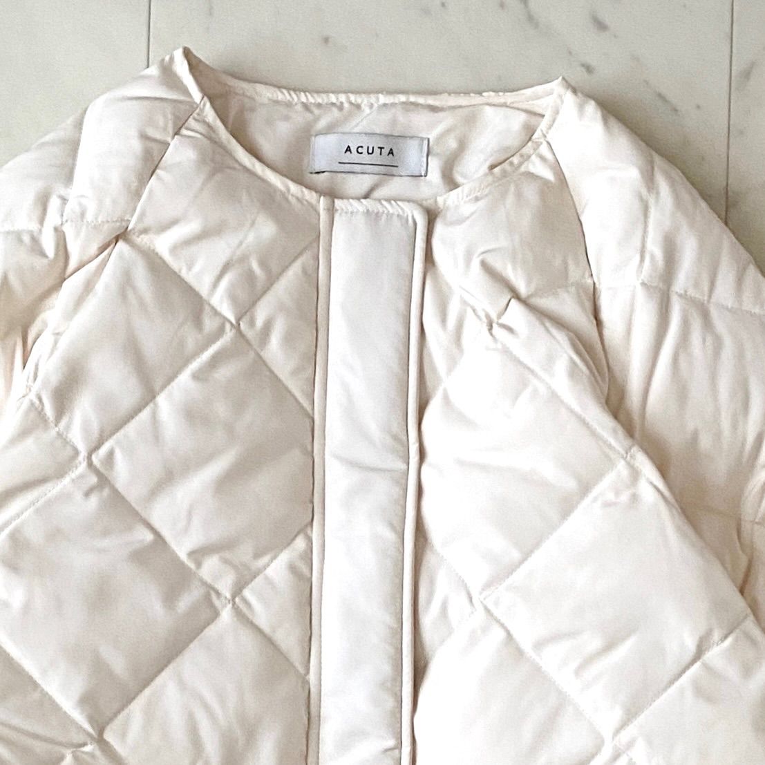 超メルカリ市限定　アーバンリサーチ　アクータ　コクーンキルティングダウン　オフ 美品//アーバンリサーチ コクーンキルティングダウン acuta オフ