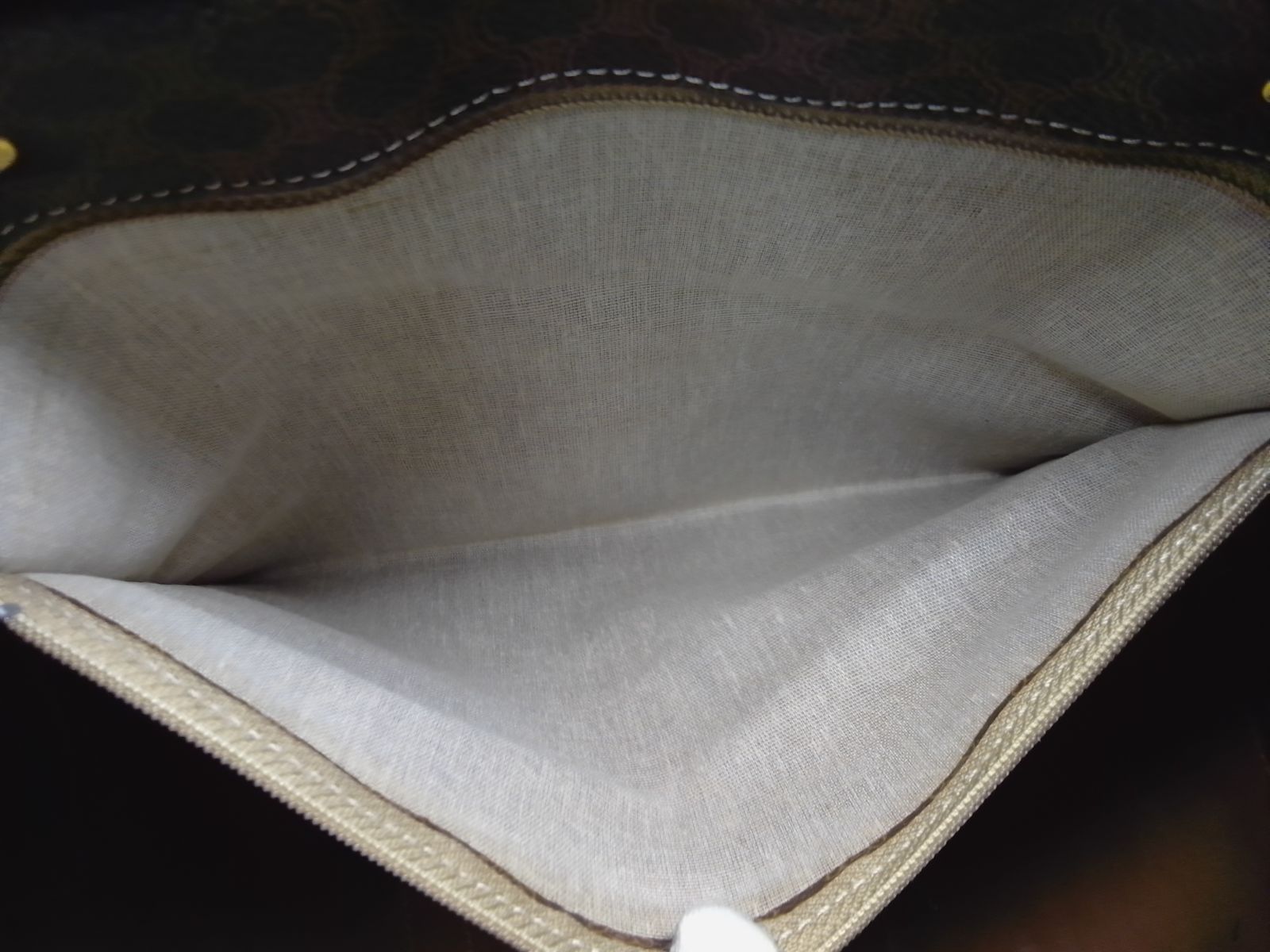 ストラップ付き ゴールド金具