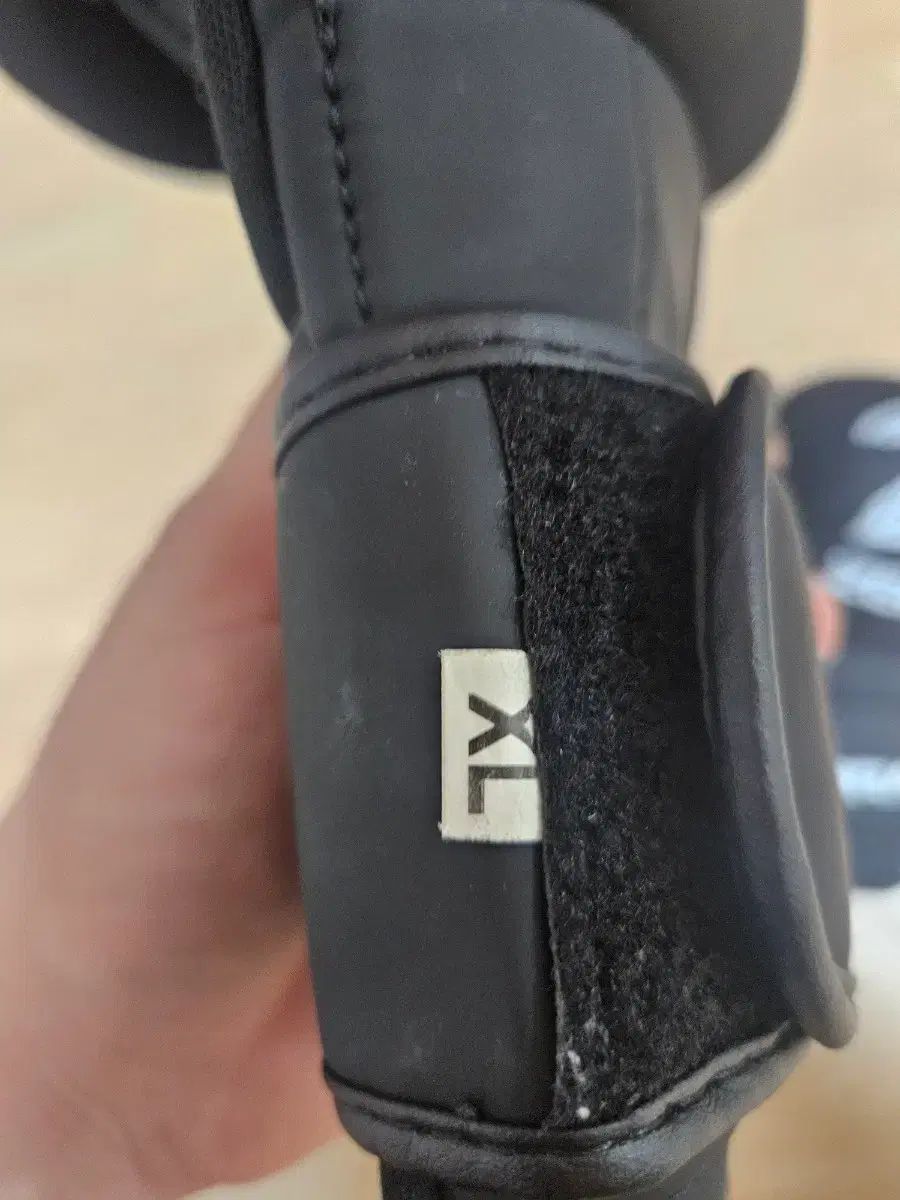 ZEBRA MMA グローブ ブラック xl