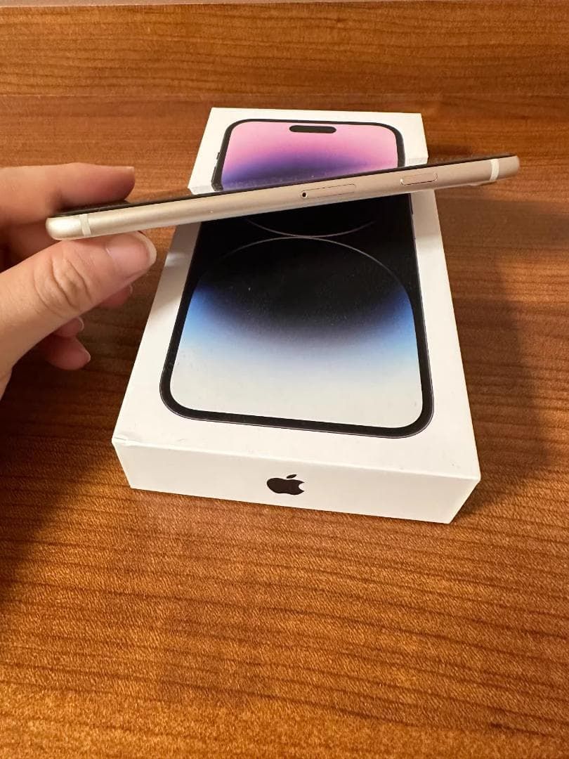 中古品／超美品】iPhone SE3 64GB｜SIMフリー｜ホワイトモデル - メルカリ