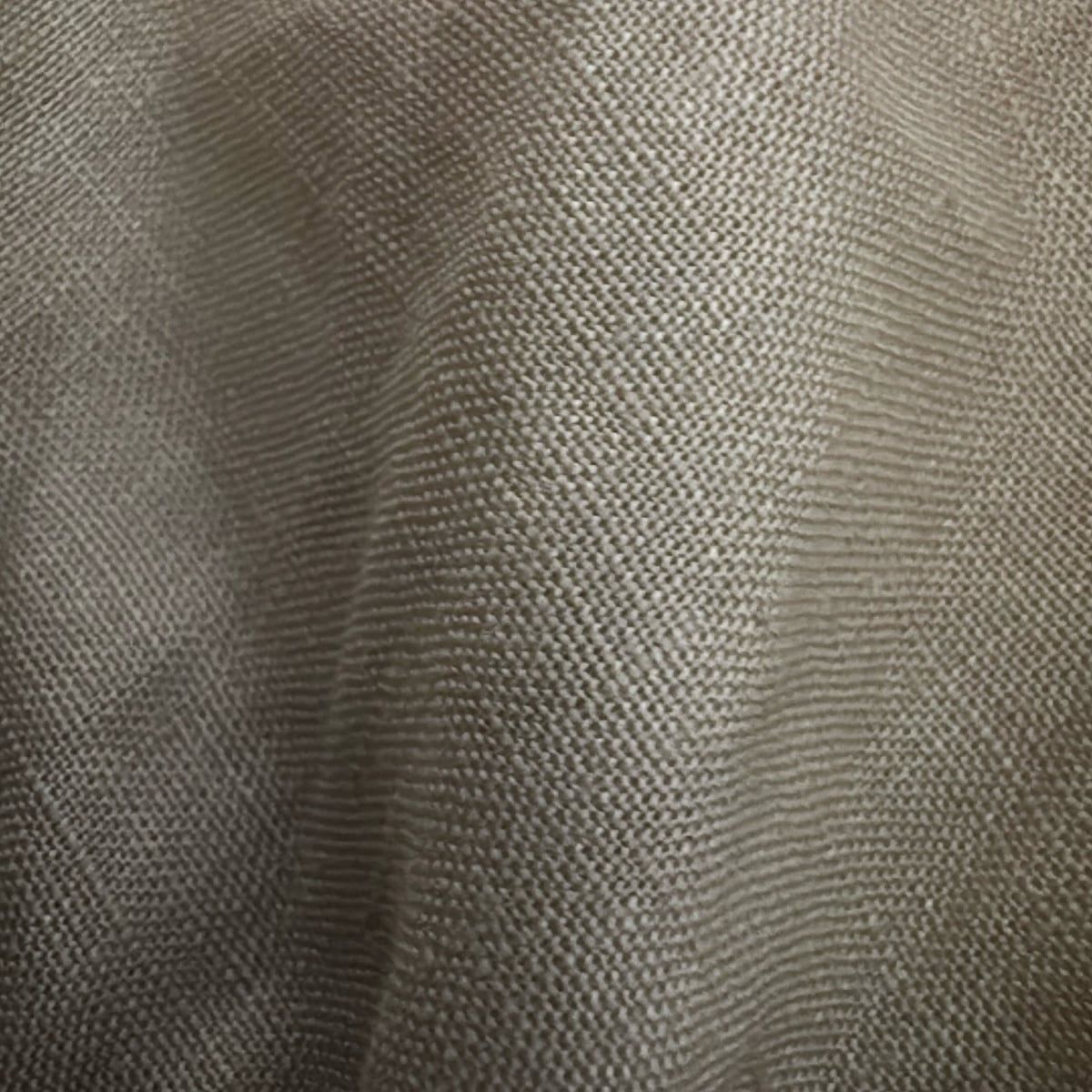 - ライトベージュ