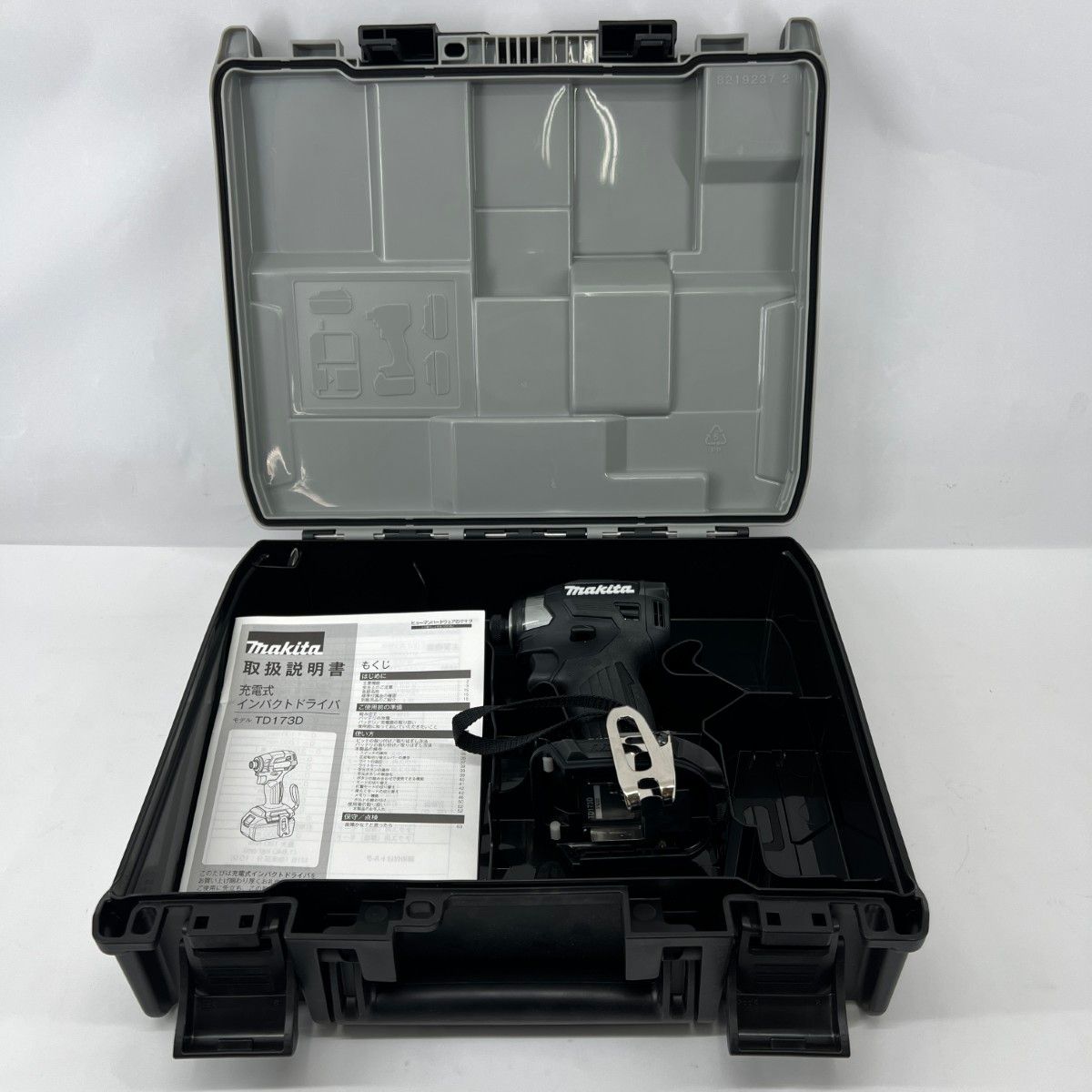 〇〇MAKITA マキタ インパクトドライバ 18 v ケース付き ブラック TD 173 D