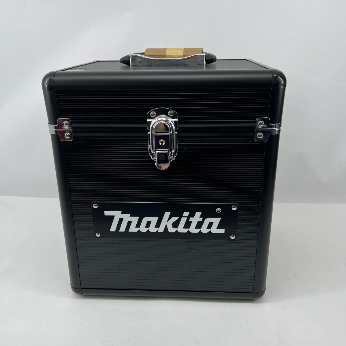 〇〇MAKITA マキタ レーザー墨出し器 充電器 バッテリー 付き