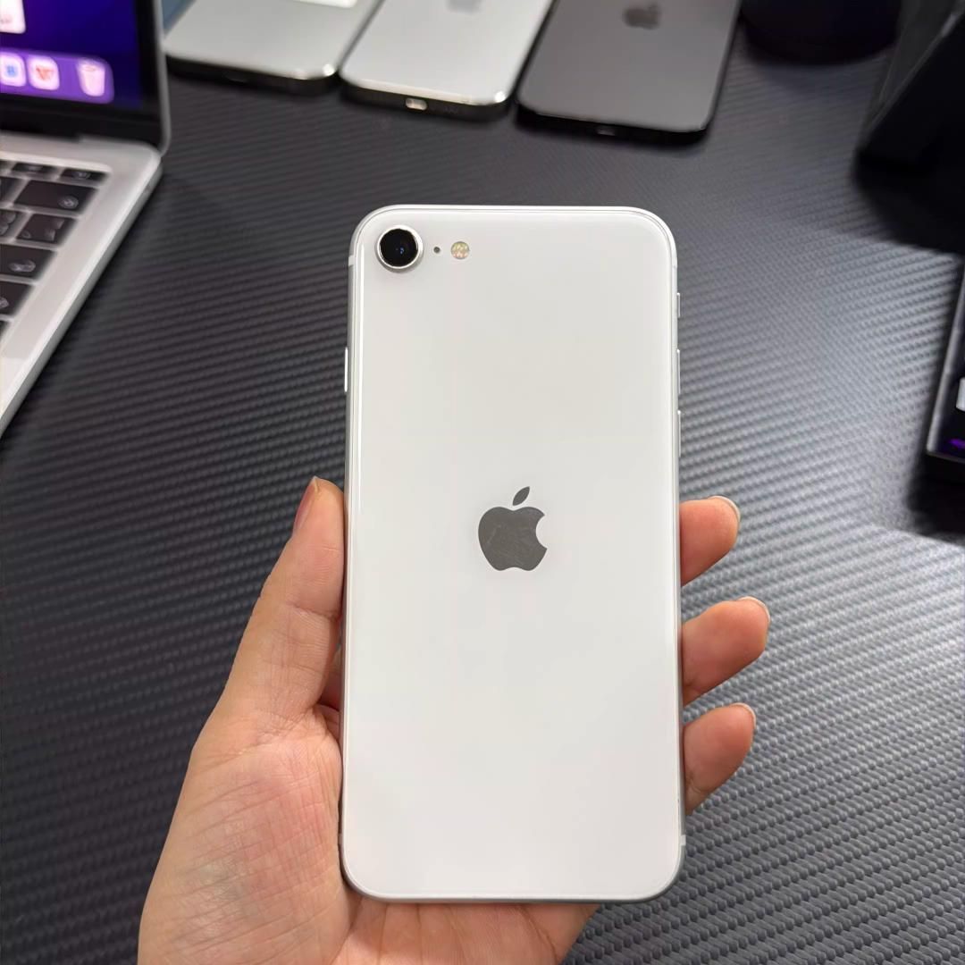 【中古品／超美品】iPhone SE3 256GB｜SIMフリー｜ホワイトモデル 期間限定／超美品】iPhone SE3 256GB｜SIMフリーホワイトモデル