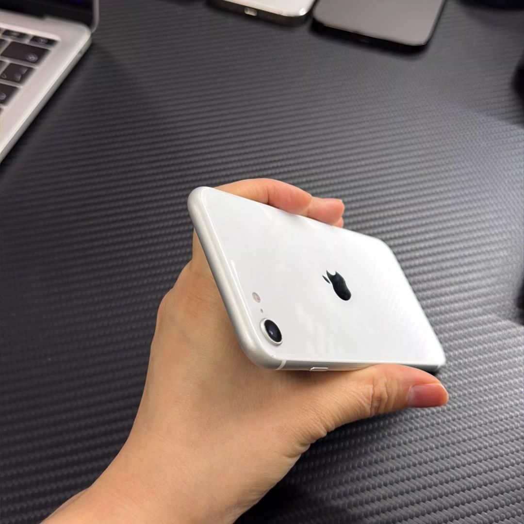 期間限定／超美品】iPhone SE3 256GB｜SIMフリーホワイトモデル