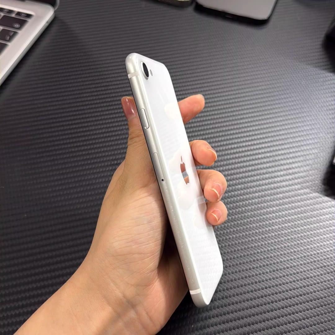期間限定／超美品】iPhone SE3 256GB｜SIMフリーホワイトモデル SE3
