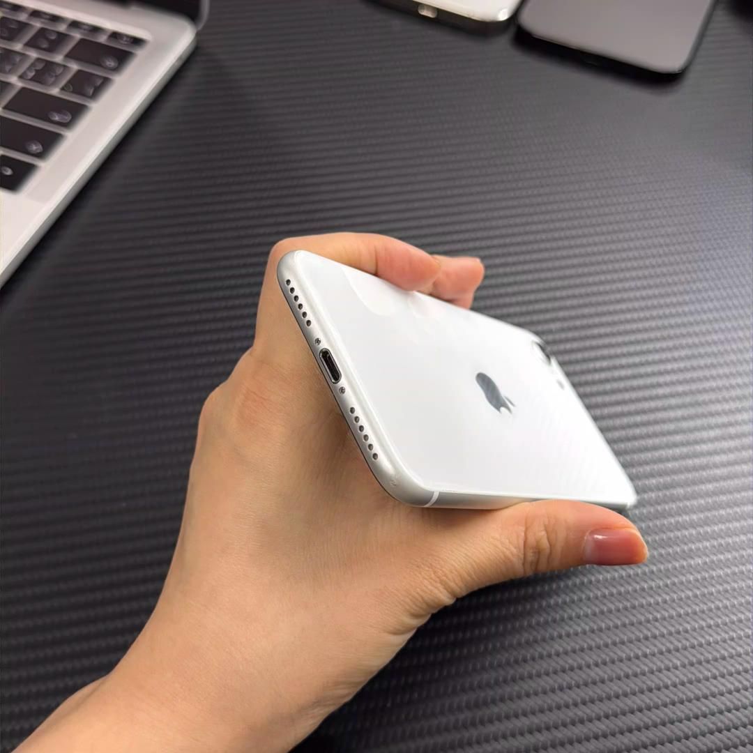 期間限定／超美品】iPhone SE3 256GB｜SIMフリーホワイトモデル