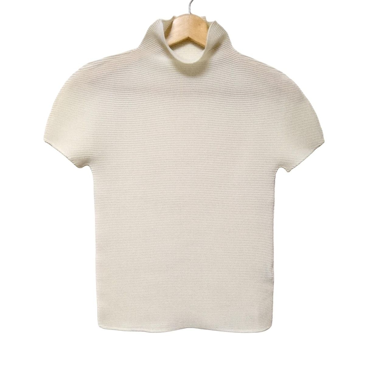 me by ISSEY MIYAKE タートル 半袖 未使用級 美品 me ISSEY MIYAKE プリーツ タートルネック 半袖 - メルカリ