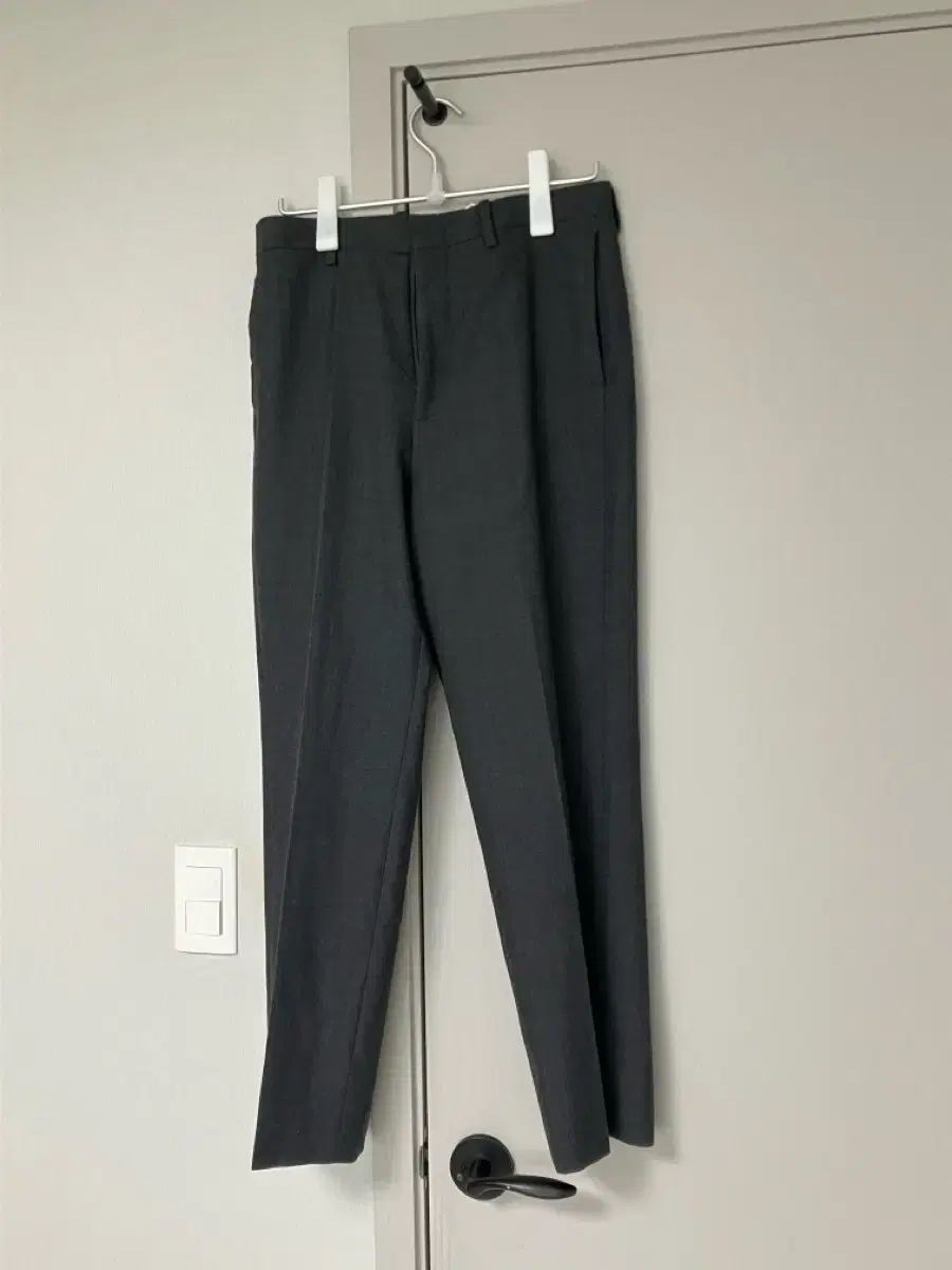 ポッタリー ウール テーパード パンツ DARK GRAY