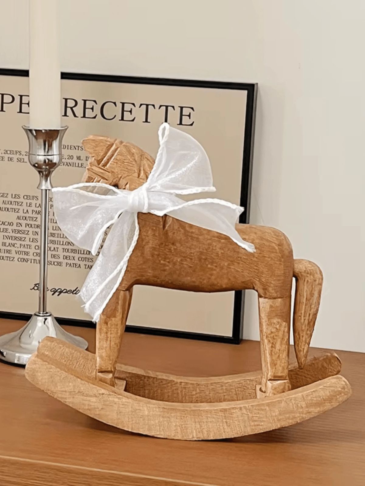 1個 木製馬 創造的 手彫り 木製馬 リボン付き ビンテージラスティック