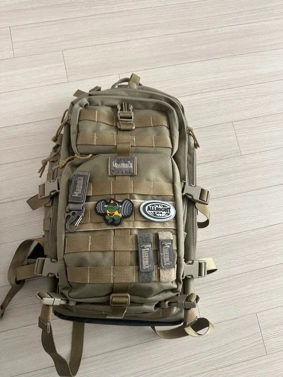 マグフォース SUPERファルコン カーキ