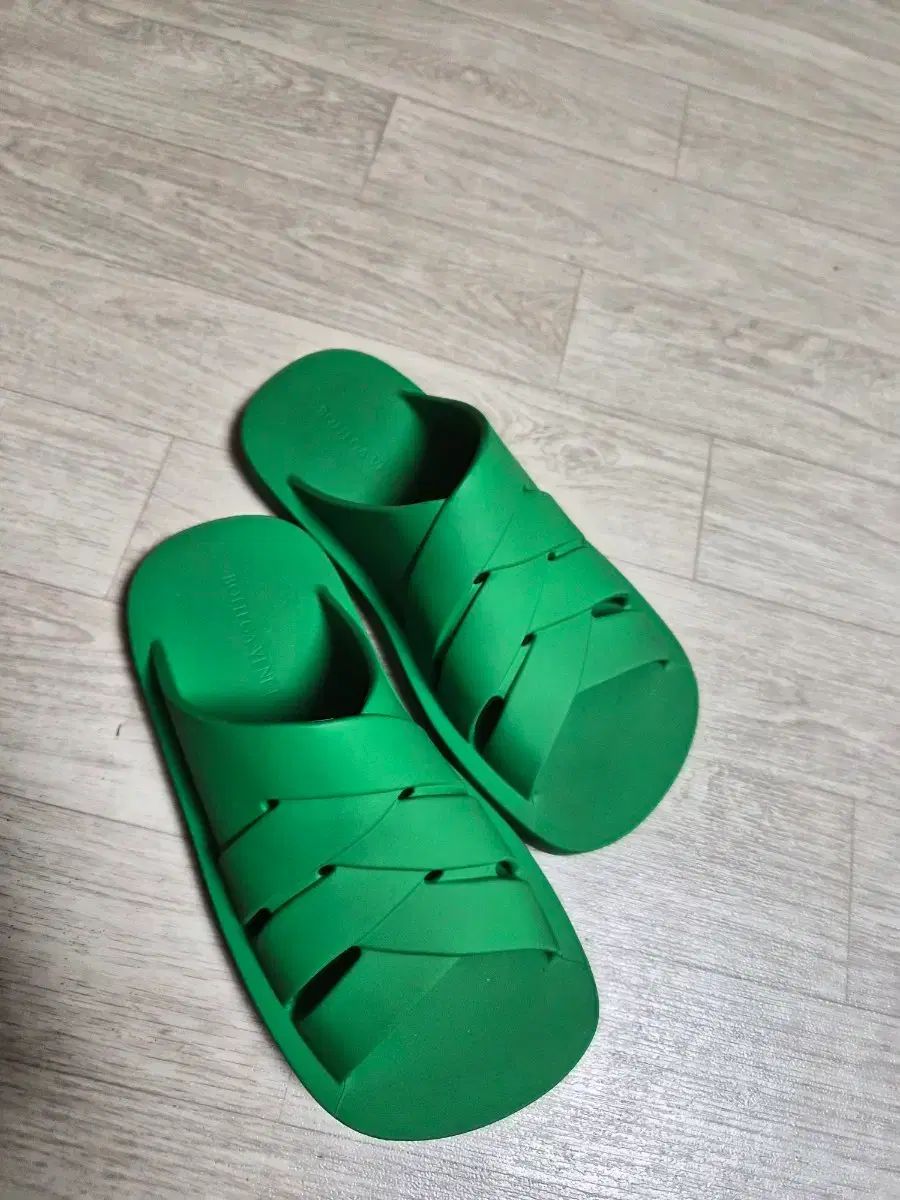 43 ボッテガ ヴェネタ フリンジストーン ミュールスリッパ