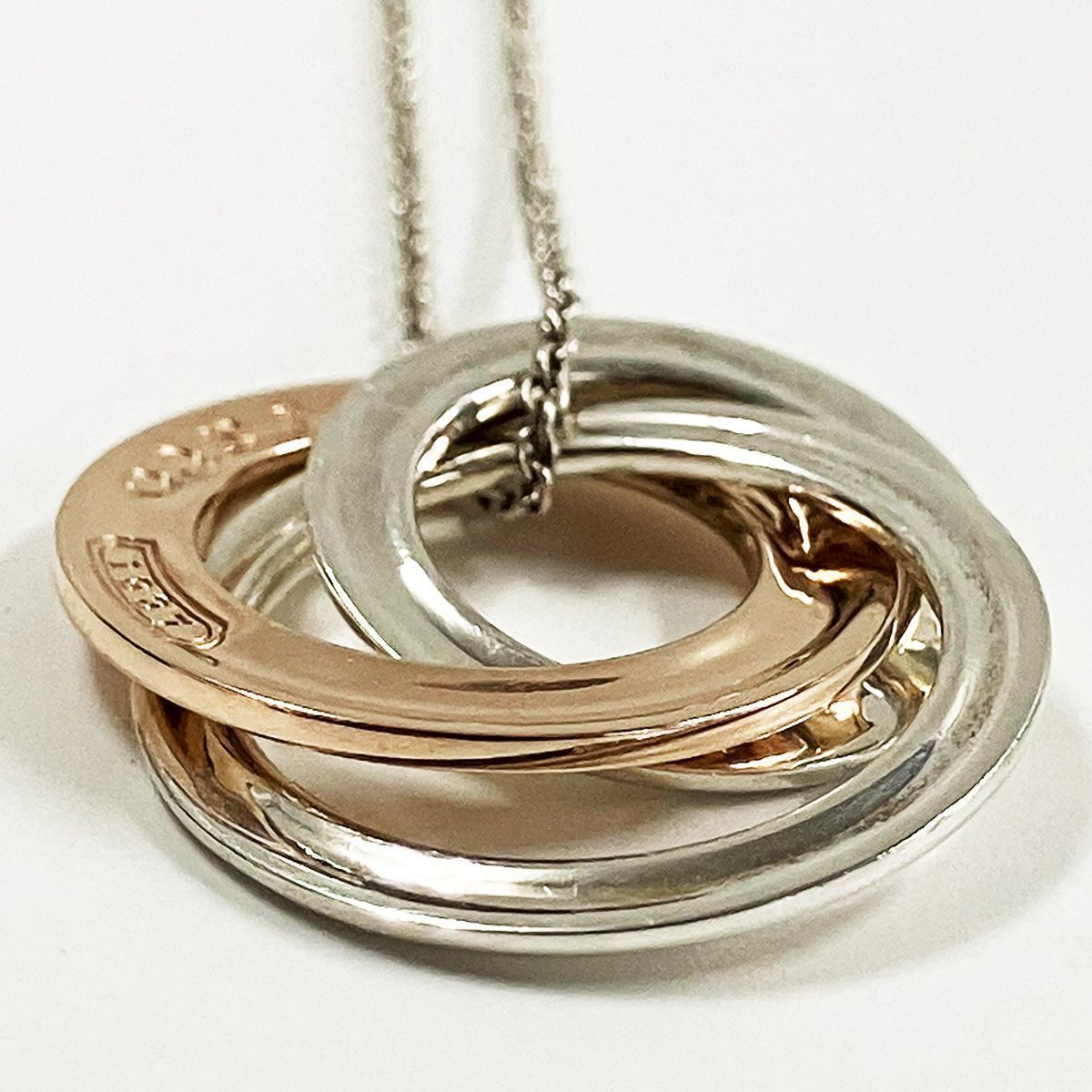 インターロッキング ネックレス