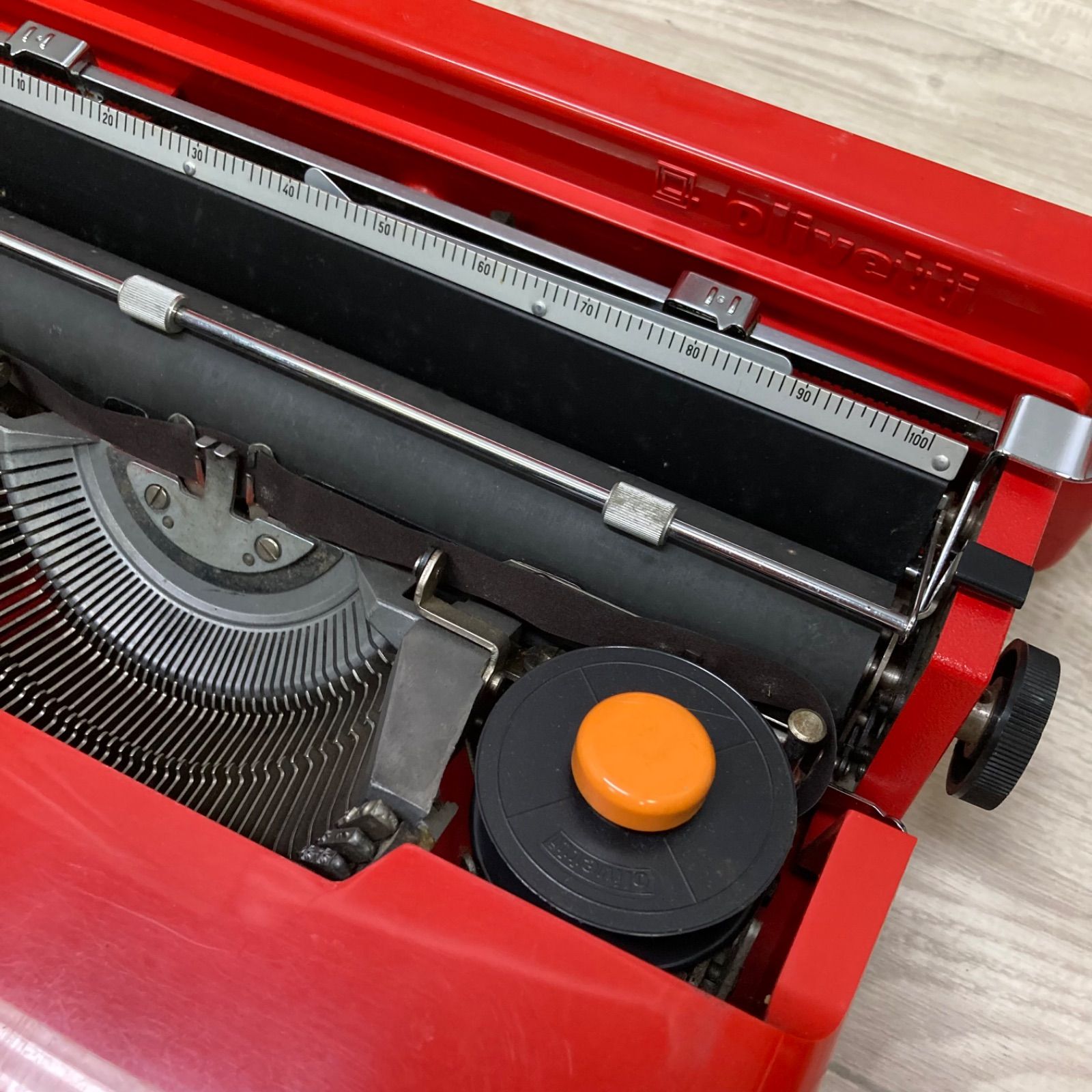 極希少】Olivetti Valentine オリベッティ タイプライター 【0097aa12