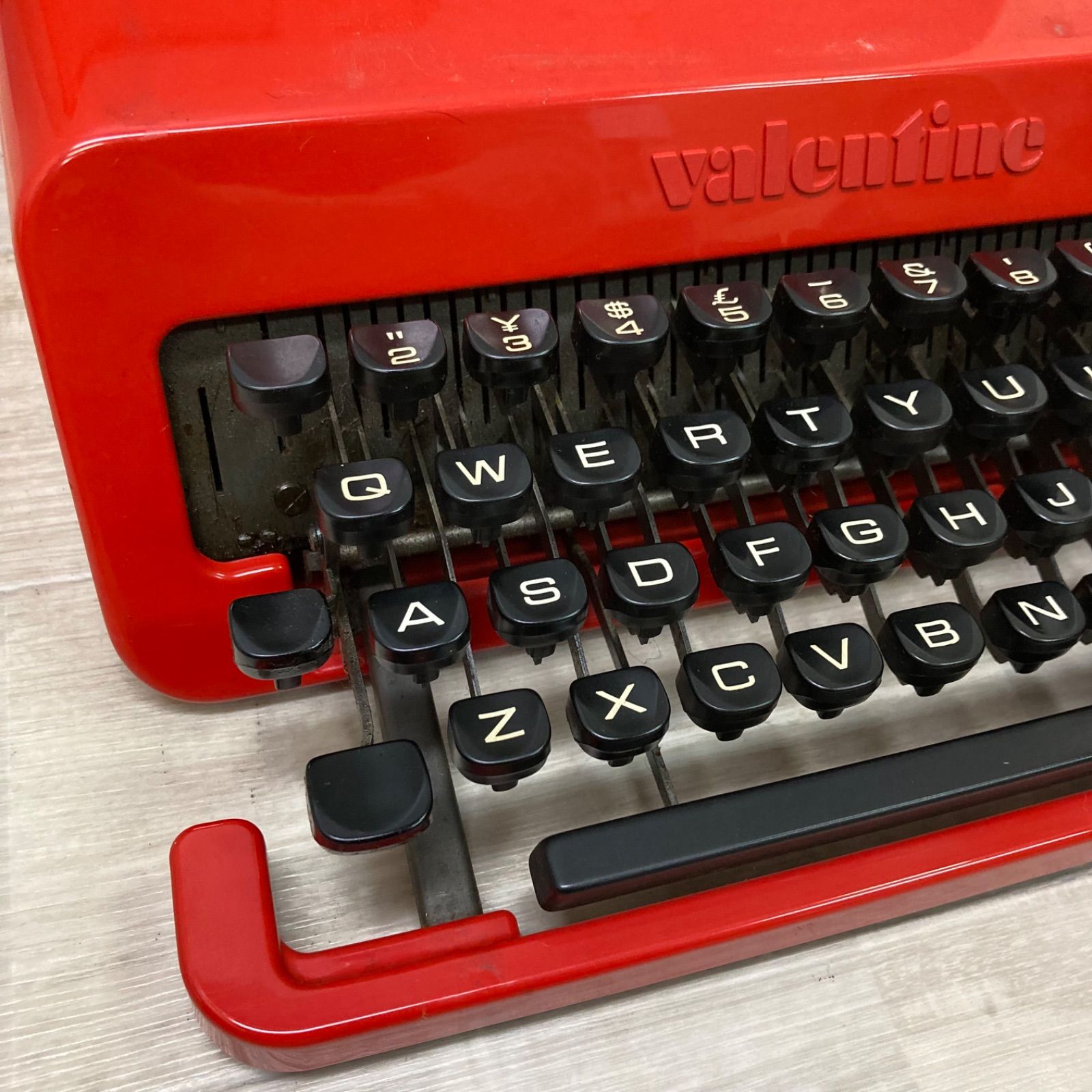 極希少】Olivetti Valentine オリベッティ タイプライター 【0097aa12