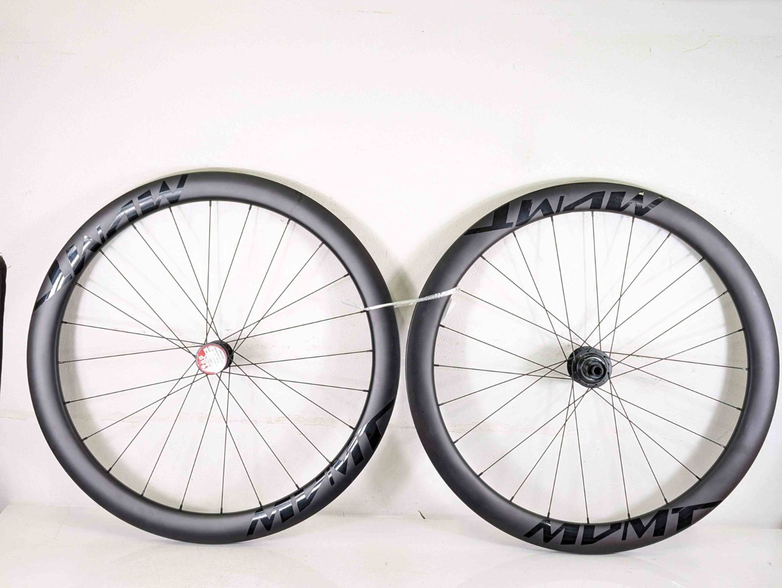 並品 MVMT 50 mm カーボン クリンチャー 700 c Shimano 11 s ホイール